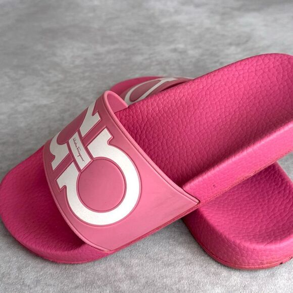 Salvatore Ferragamo Groove Pool Slides Pink 5 - Picture 3 of 12